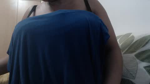 Snapshot of xxxbustybabe27x chatting on February 27, 11:59 pm Ayanda online show from February 27, 11:59 pm