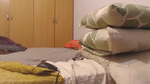 Snapshot of xxxbustybabe27x chatting on February 7, 10:52 pm Ayanda online show from February 7, 10:52 pm