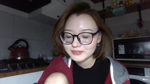 Lily online show from October 31, 3:05 pm