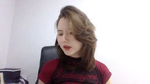Lily online show from November 14, 7:41 am