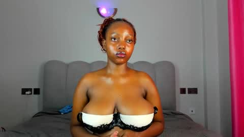 yazmin_rochae online show from February 19, 4:34 am