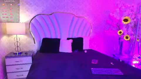  YazminJenner  online show from June 12, 8:11 am