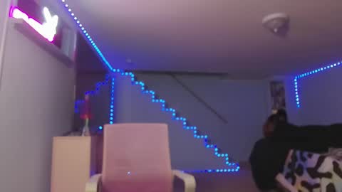 Yazmin Royal online show from February 1, 4:46 am