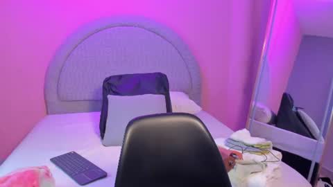 yeika_foxy online show from June 26, 11:44 am