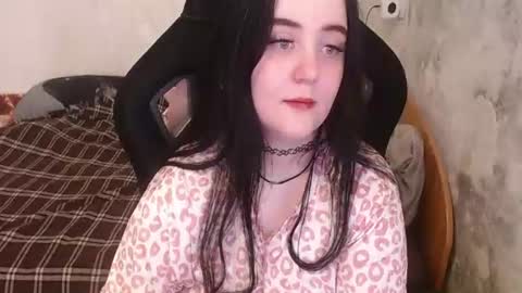 your_8a8y online show from June 18, 3:28 pm