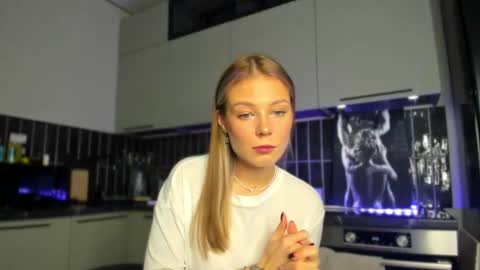 Snapshot of your_alice0 chatting on October 21, 1:59 pm Alice online show from October 21, 1:59 pm