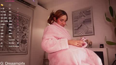 Snapshot of your_dreaamgirlx chatting on September 22, 4:00 am Isabella online show from September 22, 4:00 am