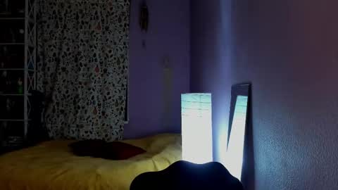 Leslie online show from November 21, 1:24 pm