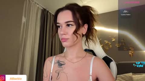 Jessica Loyd online show from September 25, 2:32 am