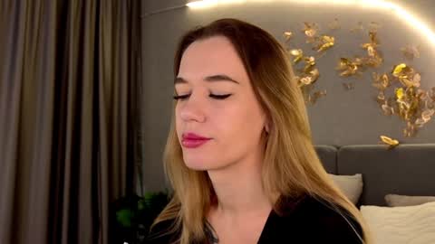 Jessica Loyd online show from January 25, 2:58 am