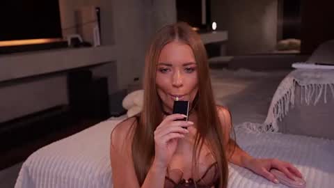 Alexis online show from July 20, 10:10 pm