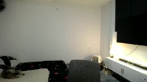 yourfantasyyy_ online show from December 18, 1:16 pm