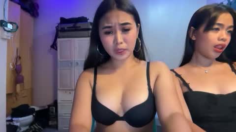 yourfantasyyy_ online show from April 8, 10:50 am