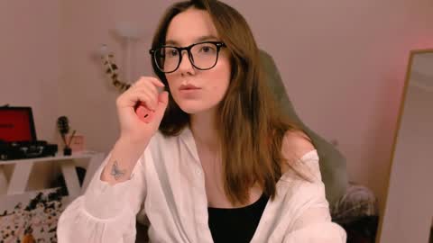 Snapshot of yourfrenchteacher chatting on January 29, 8:04 pm Chloe online show from January 29, 8:04 pm