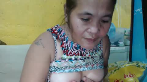 Snapshot of yourlove_regine chatting on January 16, 10:10 am Regine online show from January 16, 10:10 am