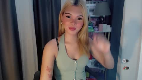 KYLIE MORE online show from April 29, 3:54 am