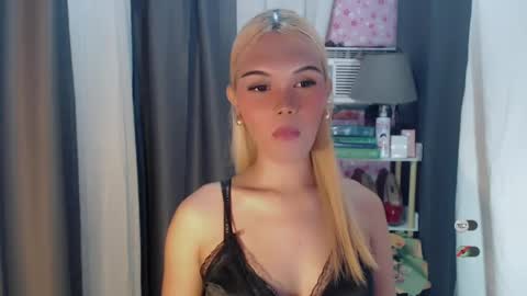KYLIE MORE online show from July 20, 10:39 am