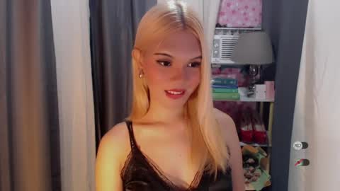 KYLIE MORE online show from July 10, 8:48 am