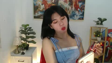 Snapshot of yourprettytrish chatting on January 4, 2:25 pm Trish online show from January 4, 2:25 pm