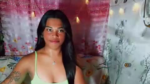 yourqueen_19 online show from May 24, 6:29 pm