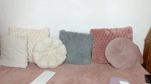 yours_goddess online show from April 8, 9:44 am