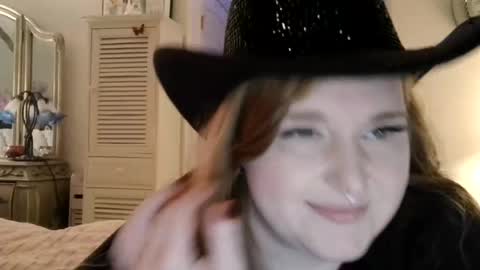yourthickgingergoddess online show from July 1, 4:01 am