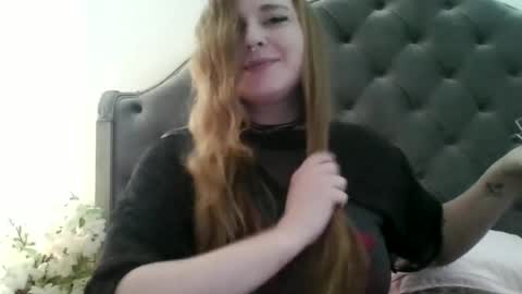 yourthickgingergoddess online show from July 3, 9:32 pm