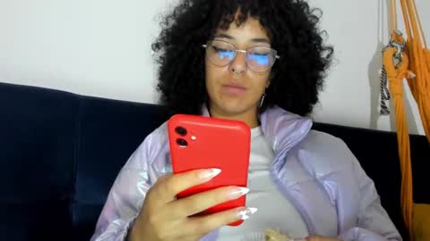 elizabeth  ju   online show from March 5, 2:25 am