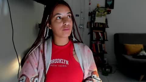 elizabeth  ju   online show from May 14, 10:37 pm