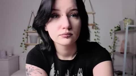 Ellie online show from March 7, 8:10 am