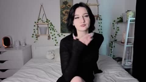 Ellie online show from March 5, 8:21 am