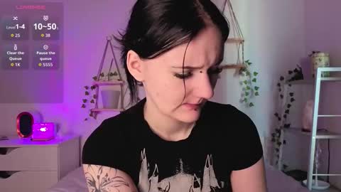 Ellie online show from March 18, 8:41 am