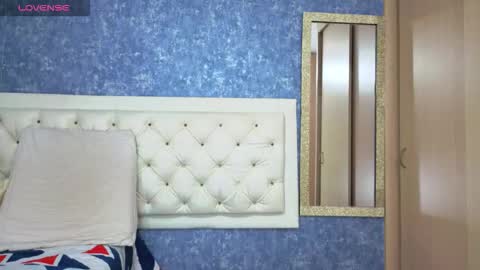 Snapshot of yulissa_girls chatting on September 9, 1:44 pm yulissa_girls online show from September 9, 1:44 pm