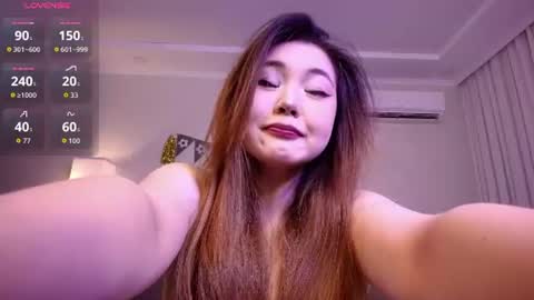 Yumi online show from June 12, 8:39 pm