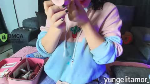 Snapshot of yungelitamor_ chatting on October 15, 4:59 am ELITA online show from October 15, 4:59 am