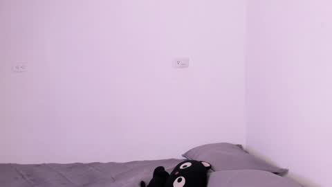 Snapshot of yungelitamor_ chatting on December 24, 5:49 am ELITA online show from December 24, 5:49 am