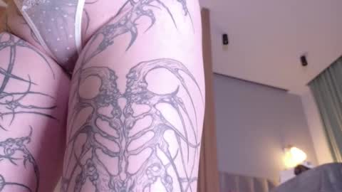 Hi My name Yuriko online show from October 9, 4:11 pm