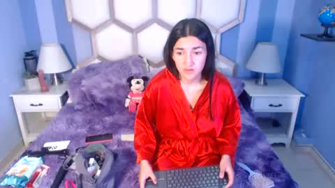 yvi online show from July 13, 12:17 pm