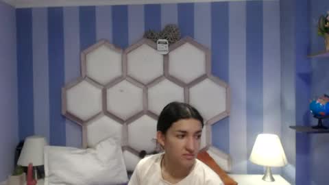 yvi online show from August 5, 12:44 pm