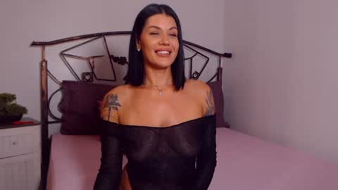 I V Y   online show from July 15, 8:46 pm