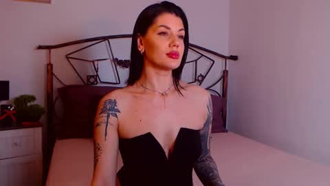 I V Y   online show from December 18, 9:30 pm