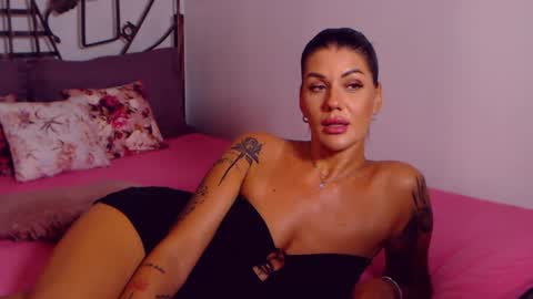 I V Y   online show from July 23, 8:50 pm