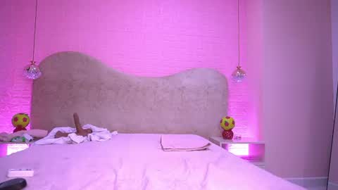 Zoe  online show from July 21, 10:49 am