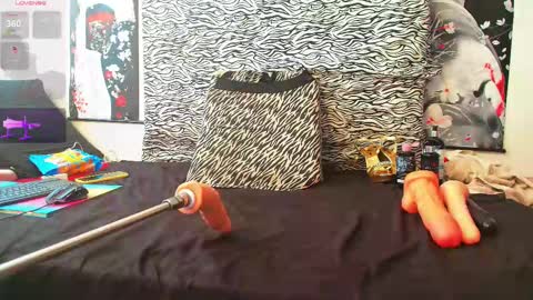 Snapshot of zafira_mature chatting on February 23, 3:23 pm zafira online show from February 23, 3:23 pm