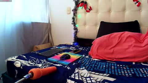 Snapshot of zafira_mature chatting on December 8, 3:13 pm zafira online show from December 8, 3:13 pm