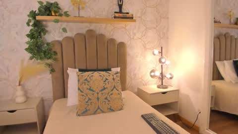  Madison  online show from November 25, 4:03 am