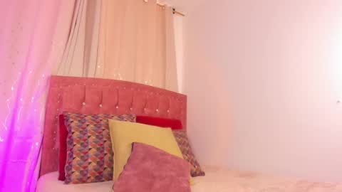 Snapshot of zaradulce chatting on September 16, 12:13 pm Zara . online show from September 16, 12:13 pm