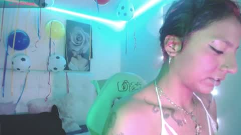 Zarah online show from July 6, 1:27 pm