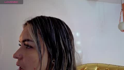 Isabella online show from April 29, 1:03 pm