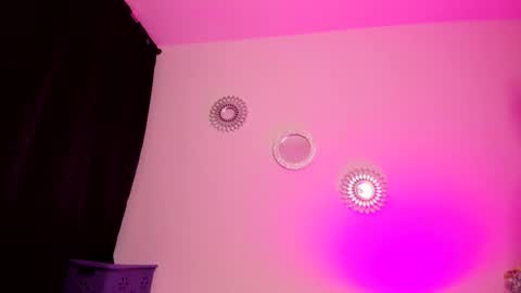 Zaritha Li online show from November 6, 10:32 am